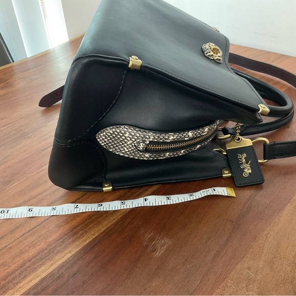 Coach Mason Caryall in black smooth leather with snakeskin detail - Picture 4 of 10